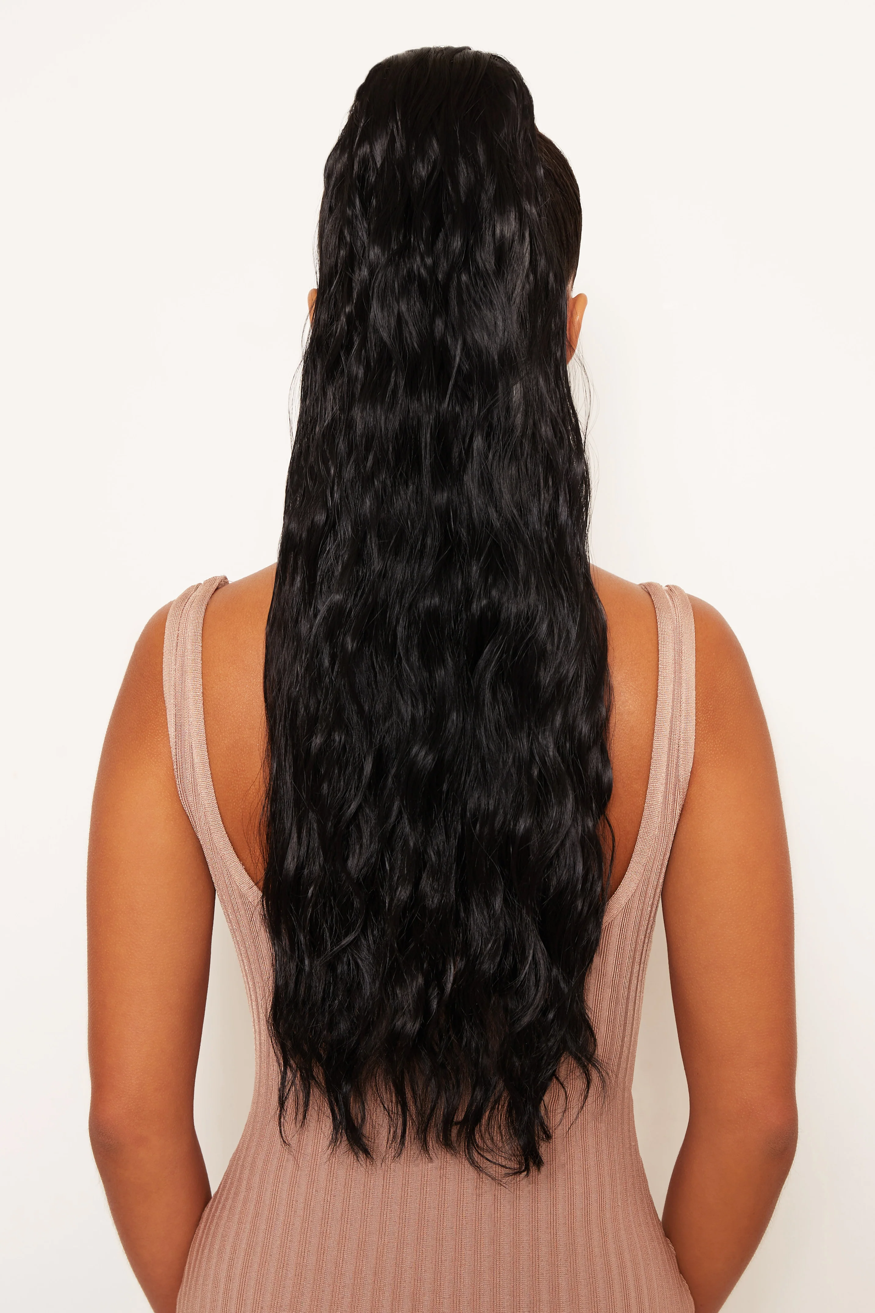 Grande 26" Textured Wave Wraparound Pony [Clearance Lines] - Image 3