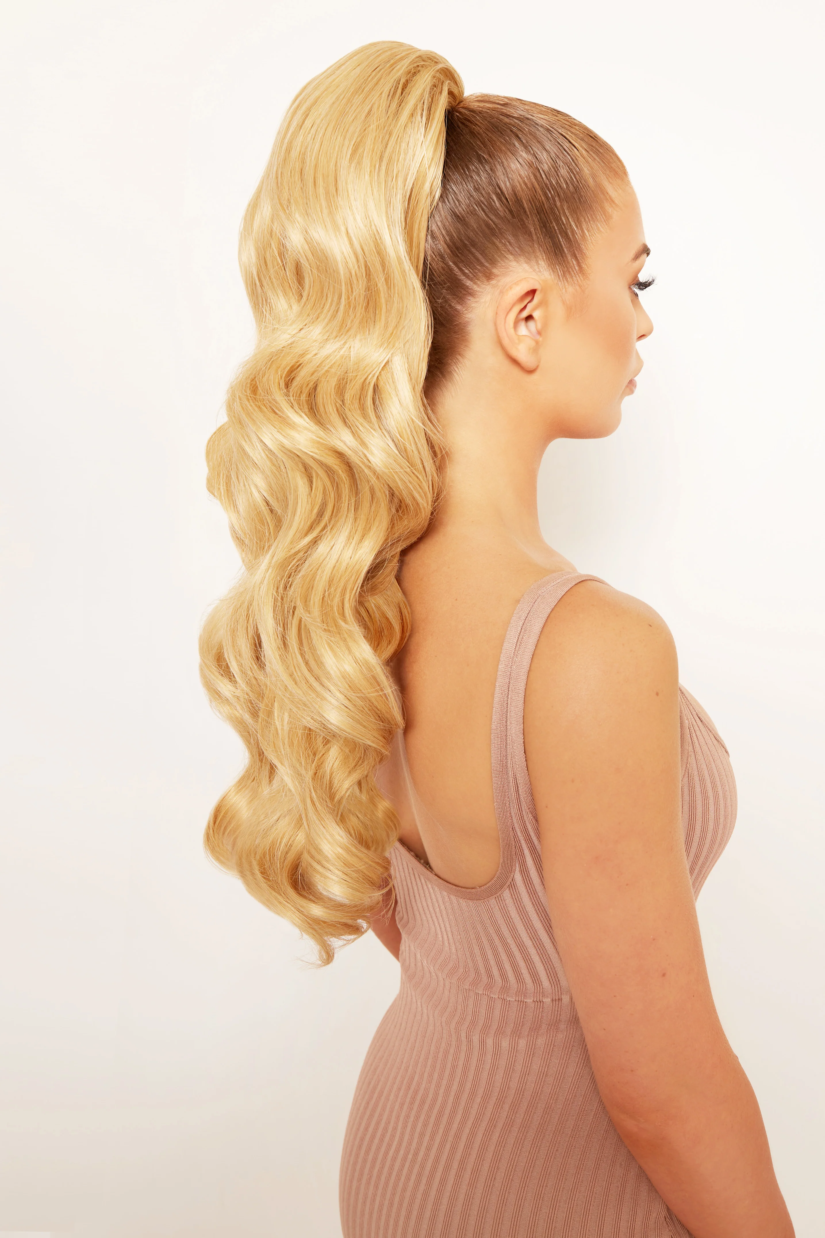 Curly Glam 22" Drawstring Ponytail - Image 3